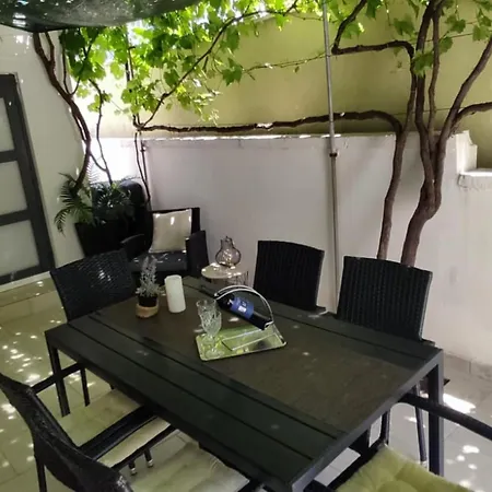 Daire Two Bedroom With Terrace Vir